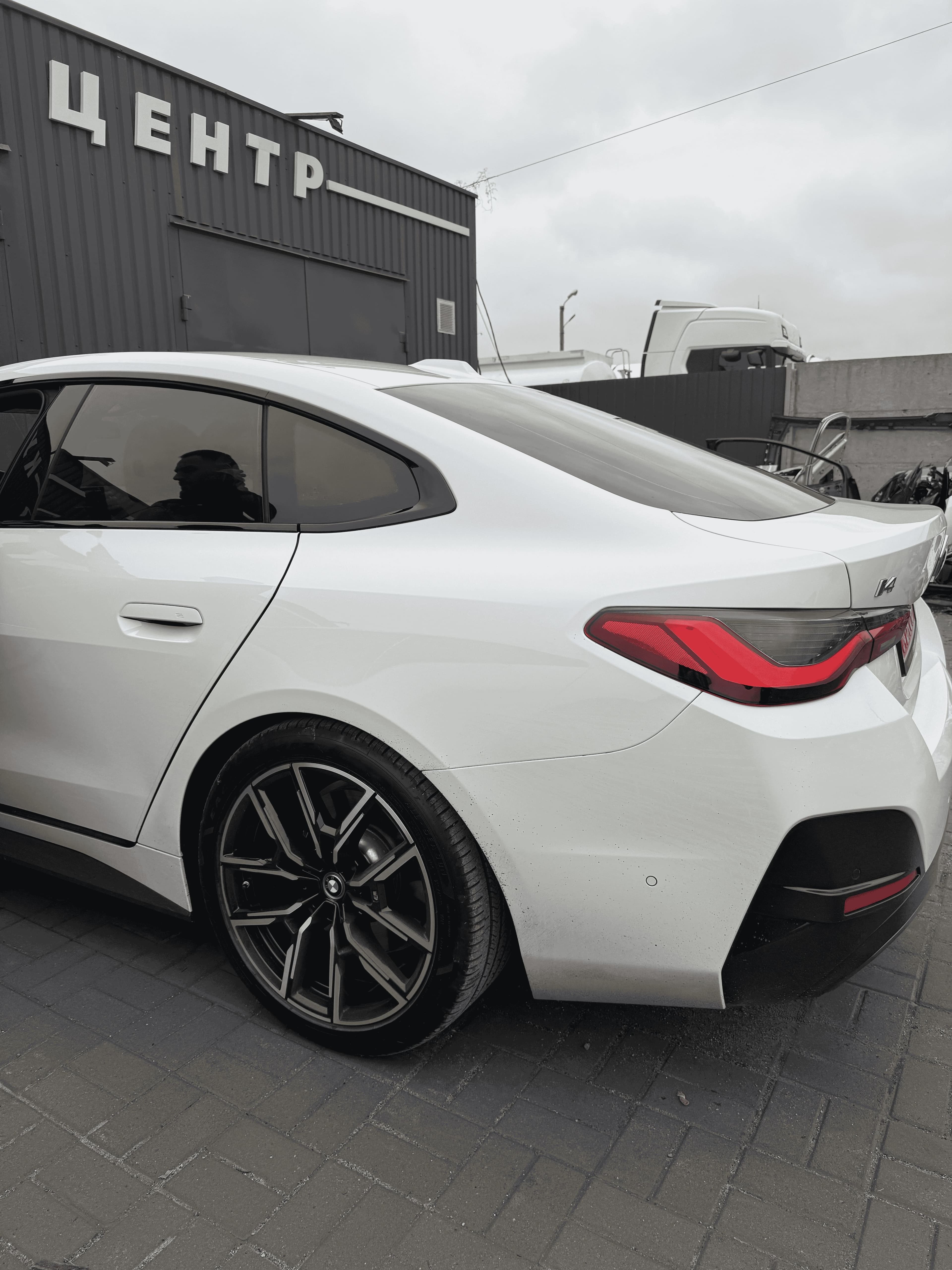 Після: Рихтовка BMW I4 M50